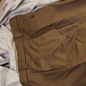 Dockers w44 L30 cuffed leg dark khaki